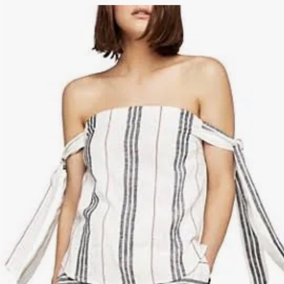 BCBGeneration tie sleeve top - Picture 2 of 2